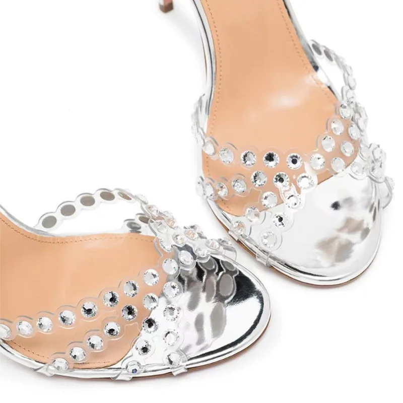 Sandalias de tacón plateado de - Jelly Sandal Women reseña y precio